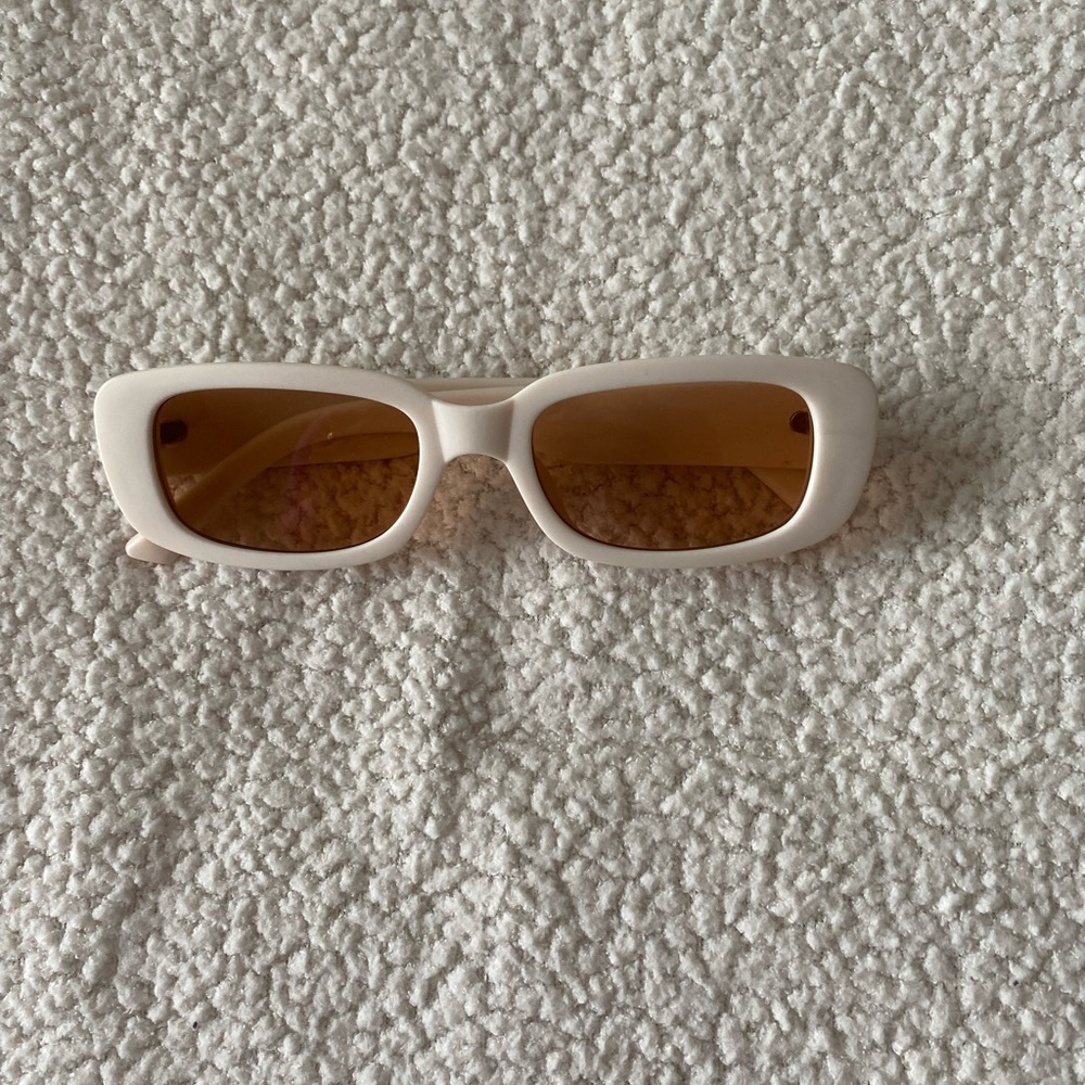 White Retro Rectangle Sunglasses Neutral Fashion Sunnies
